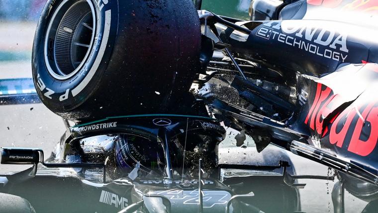Max Verstappen & Lewis Hamilton Crash in 2021